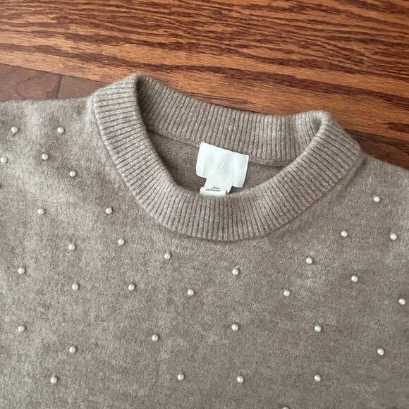 H&M Beige Faux Pearl Embellished Crewneck Sweater Size Medium Poly/Wool Blend - Picture 7 of 9